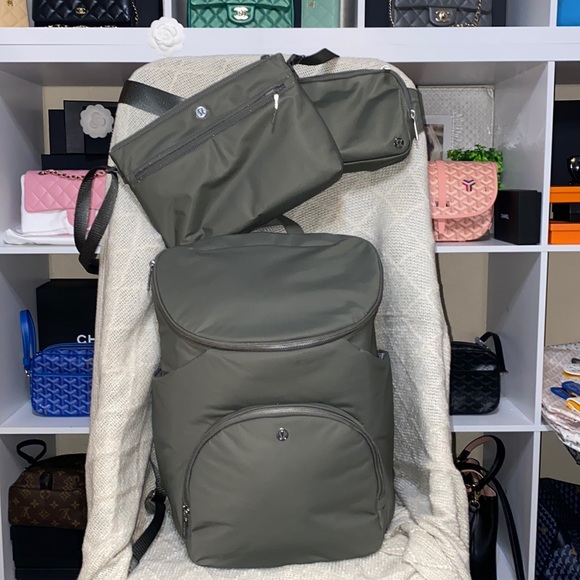 RARE LULULEMON NEW PARENT BACKPACK - Picture 7 of 17